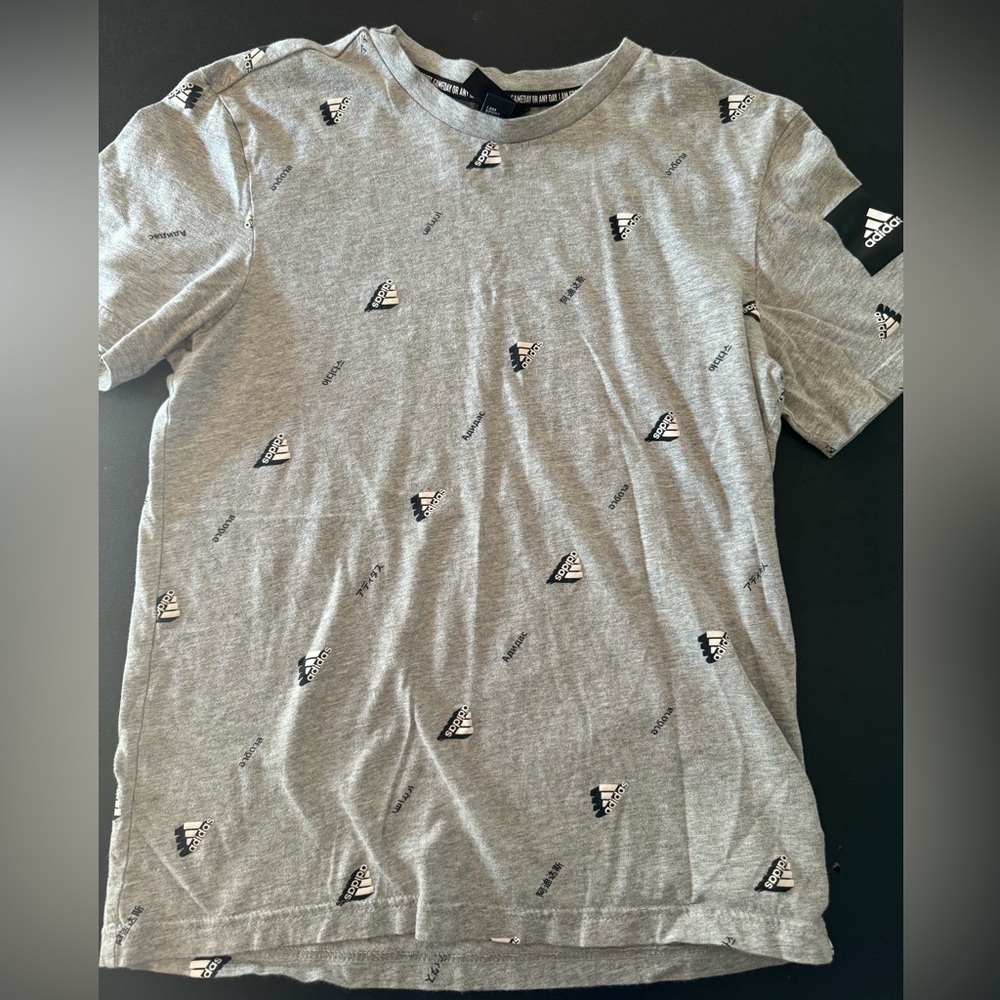 Adidas tshirt